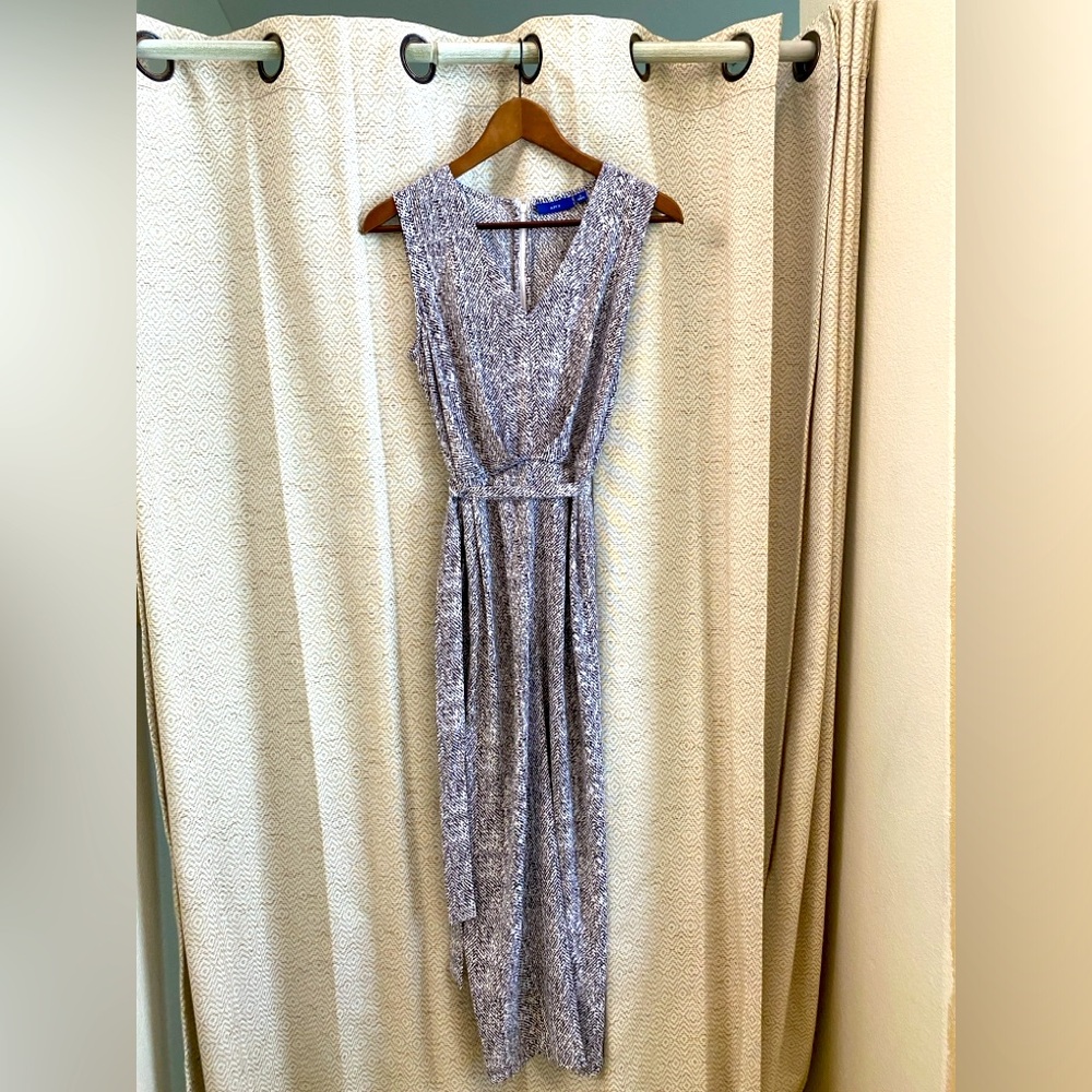 Flowy Pantsuit with V-Neck and Tie-Waist